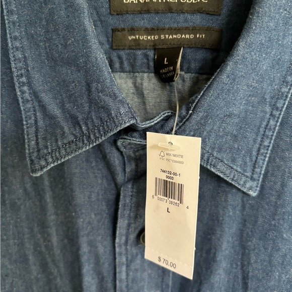 Banana Republic NWT blue denim shirt 100% cotton with button pockets - Picture 1 of 5